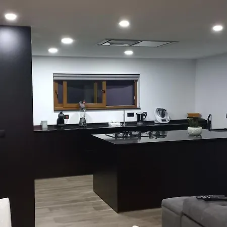 Travessa Dos Loureiros Casa Inteira *